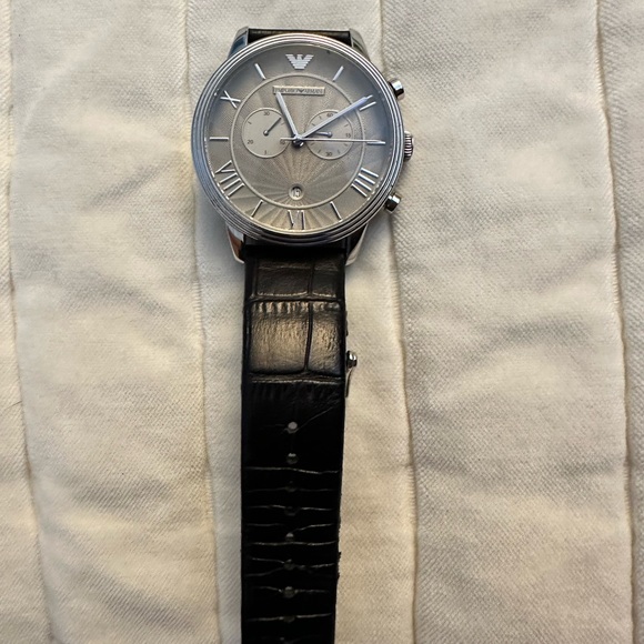 Watch - Picture 2 of 6